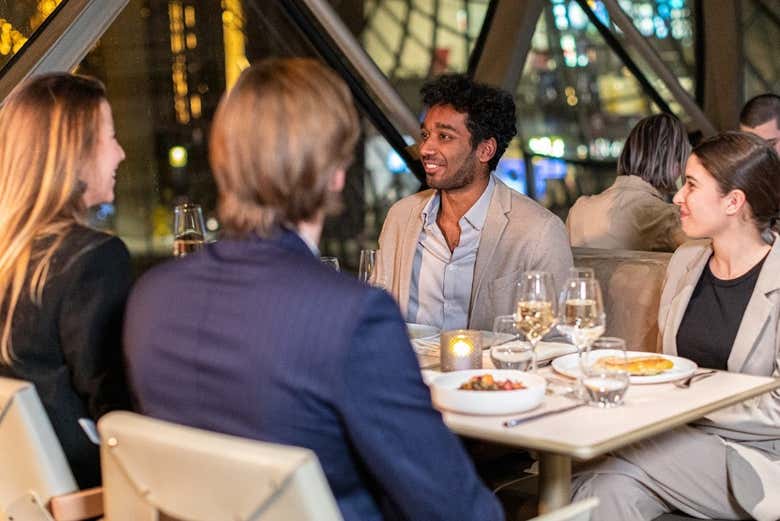 Cena en Madame Brasserie el restaurante de la Torre Eiffel de París