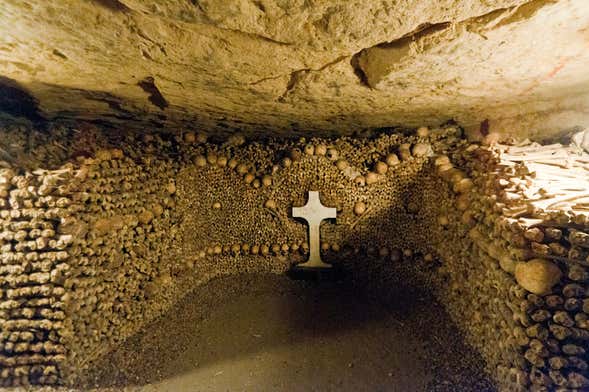 Tour por las Catacumbas de París